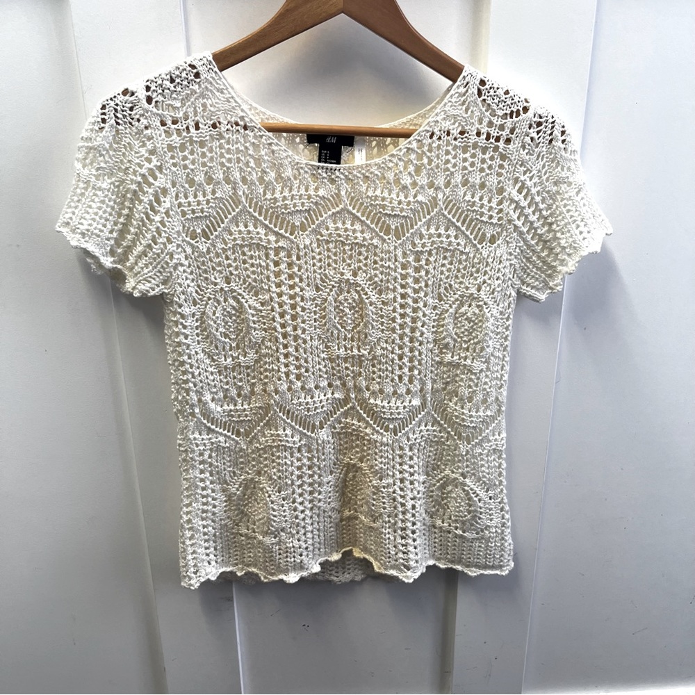 H&M crochet white short sleeve shirt size S